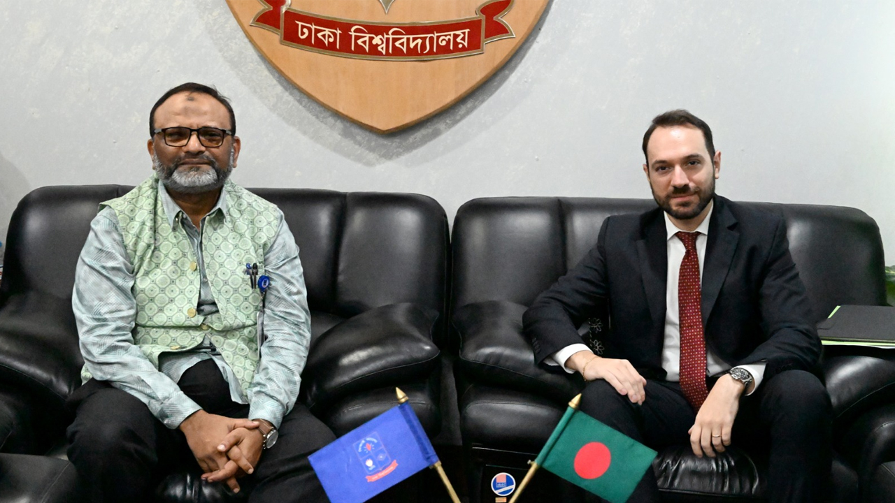 ঢাবি উপাচার্যের সঙ্গে ইতালিয়ান কূটনীতিকের সাক্ষাৎ