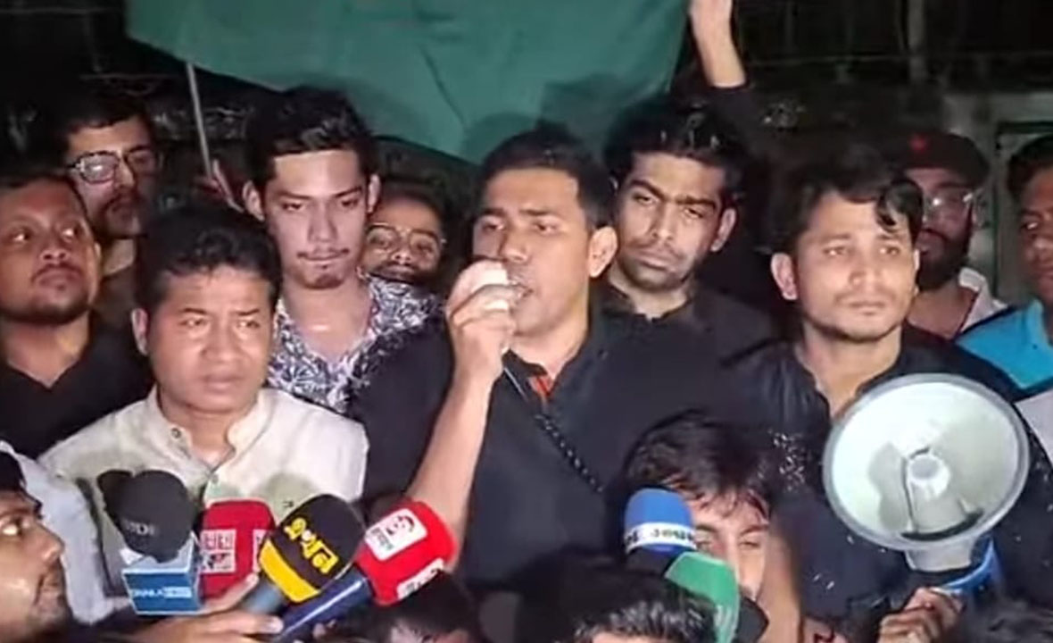 সিলেটে শিক্ষার্থীর উপর হামলার প্রতিবাদে ঢাবিতে ছাত্রদলের বিক্ষোভ