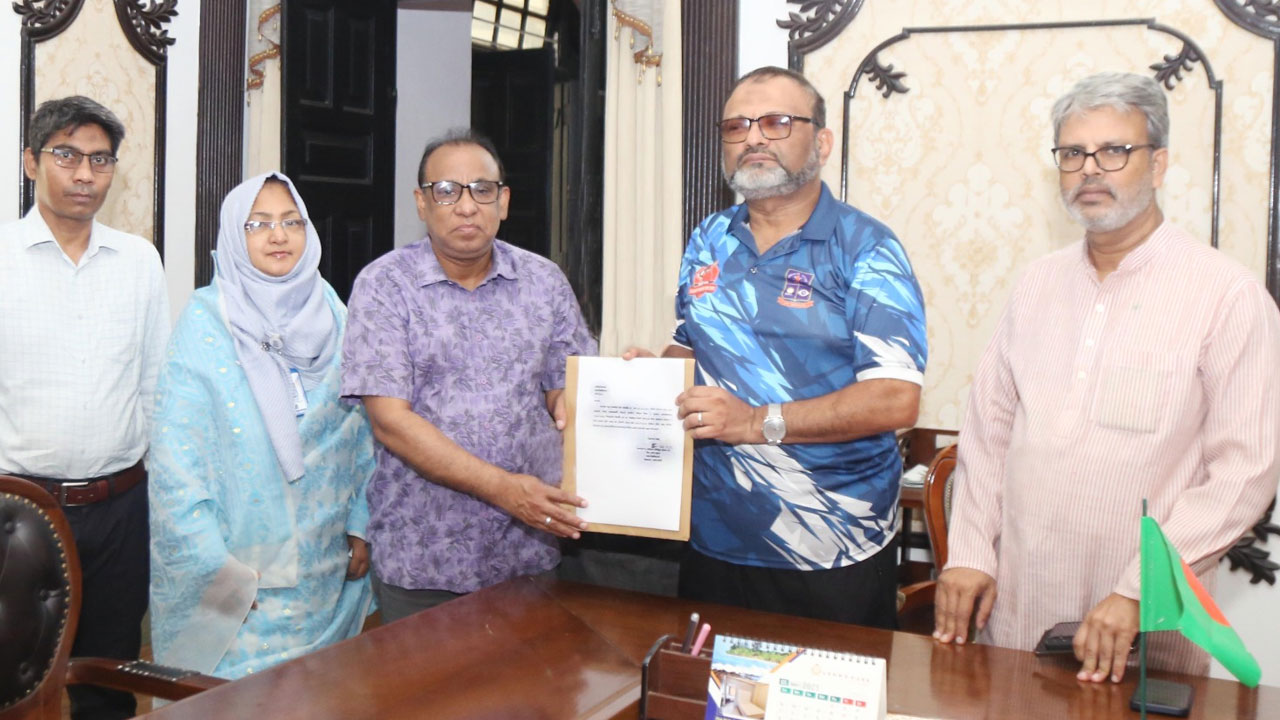ঢাবি শিক্ষার্থী সাম্য হত্যার তদন্ত প্রতিবেদন উপাচার্যের কাছে হস্তান্তর