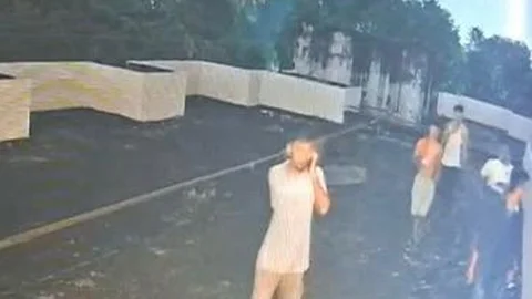 ঢাবির হলের ছাদে গাঁজা সেবন, প্রভোস্টের কাছে হাতেনাতে ধরা ৬ শিক্ষার্থী