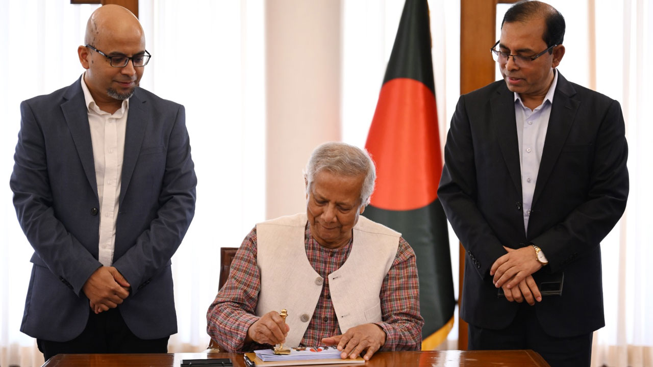 মহান স্বাধীনতা দিবস উপলক্ষে স্মারক ডাকটিকিট অবমুক্ত
