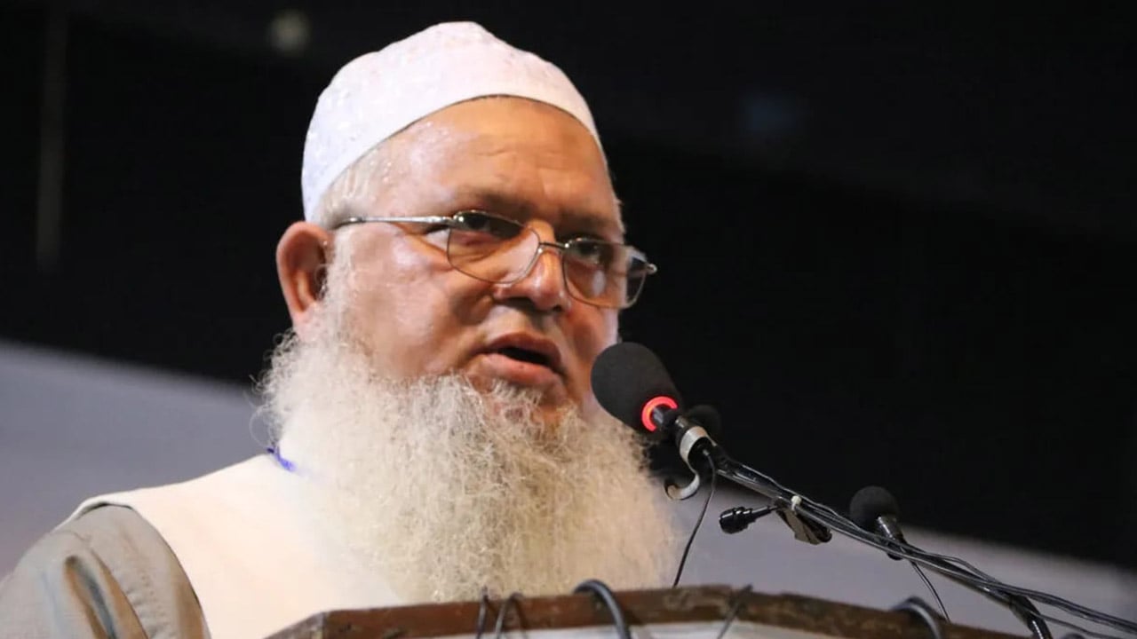 আমার দেশ সম্পাদকের মায়ের জন্য দেওনার পীরের দোয়া কামনা