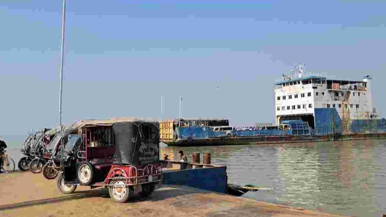 ৭ ঘণ্টা পর দৌলতদিয়া–পাটুরিয়া নৌরুটে ফেরি চলাচল শুরু