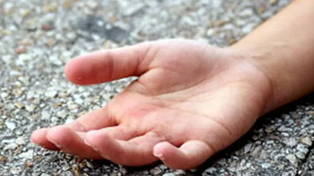 ডেমরায় ছাদ থেকে পড়ে স্কুলছাত্রীর মৃত্যু