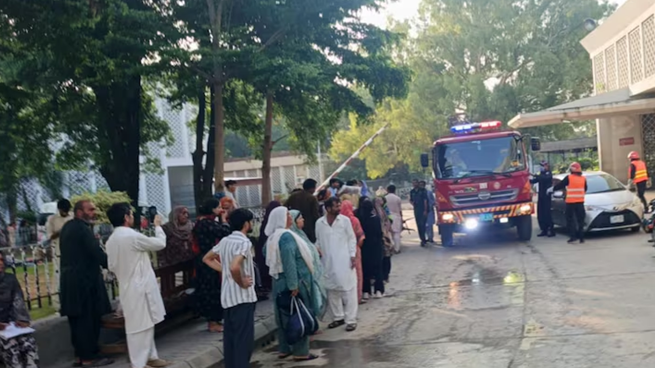 এসি থেকে আগুন, পাকিস্তানে হাসপাতালে ১৫ নবজাতকের মৃত্যু