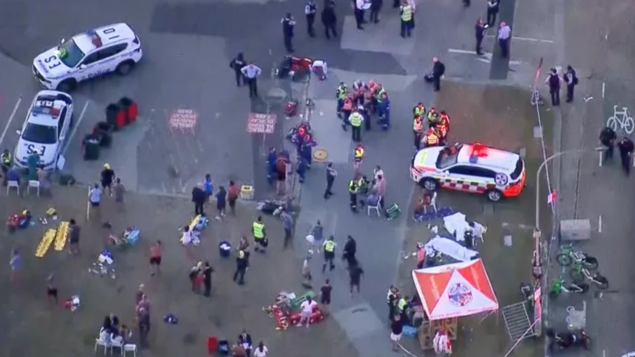 সিডনিতে বন্দুক হামলায় নিহতের সংখ্যা বেড়ে ১৬