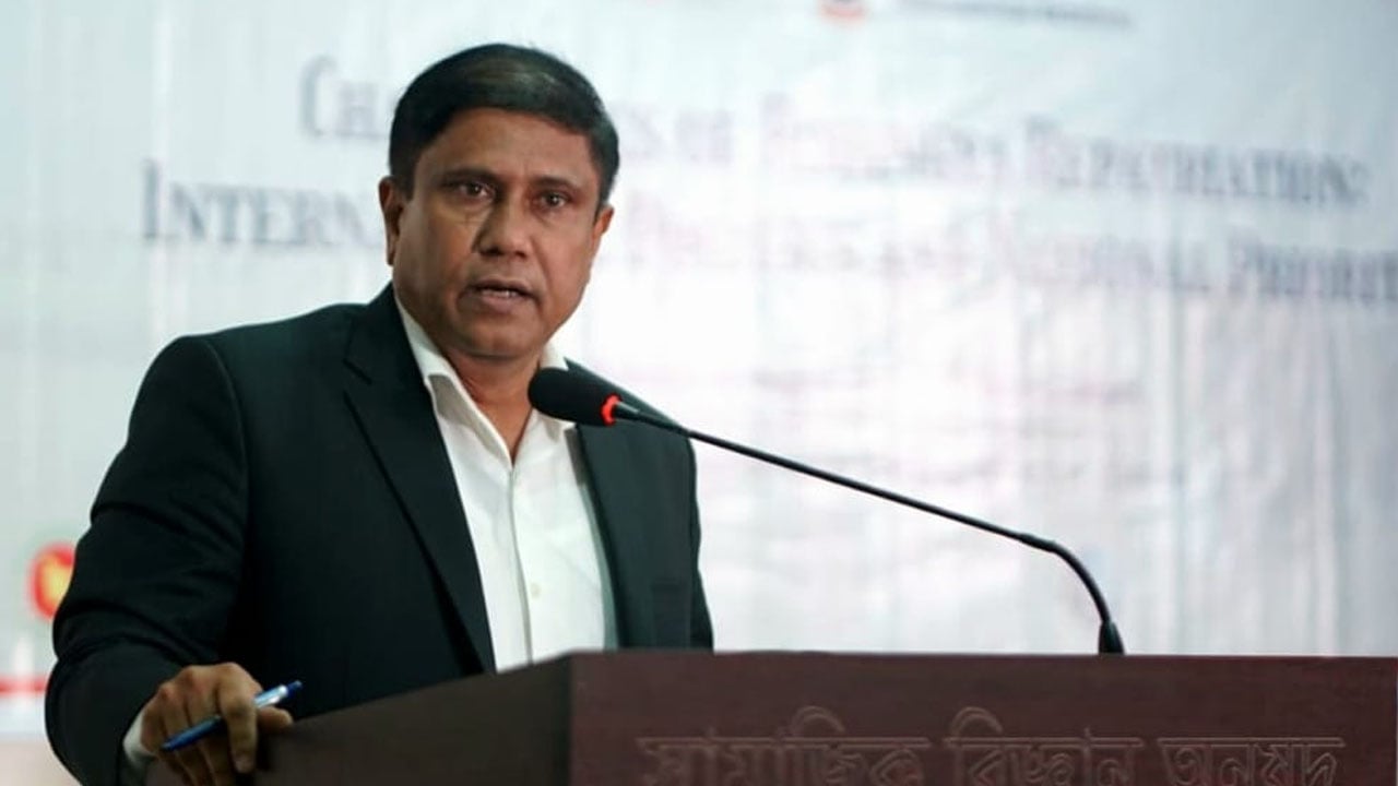 রোহিঙ্গা সংকট বাংলাদেশের জন্য নিরাপত্তার চ্যালেঞ্জ: প্রতিরক্ষা উপদেষ্টা