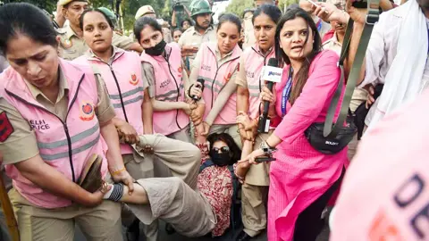 ২৪ ঘণ্টার মধ্যে সিদ্ধান্ত চাই, দিল্লি পুলিশকে সিজেপির আল্টিমেটাম