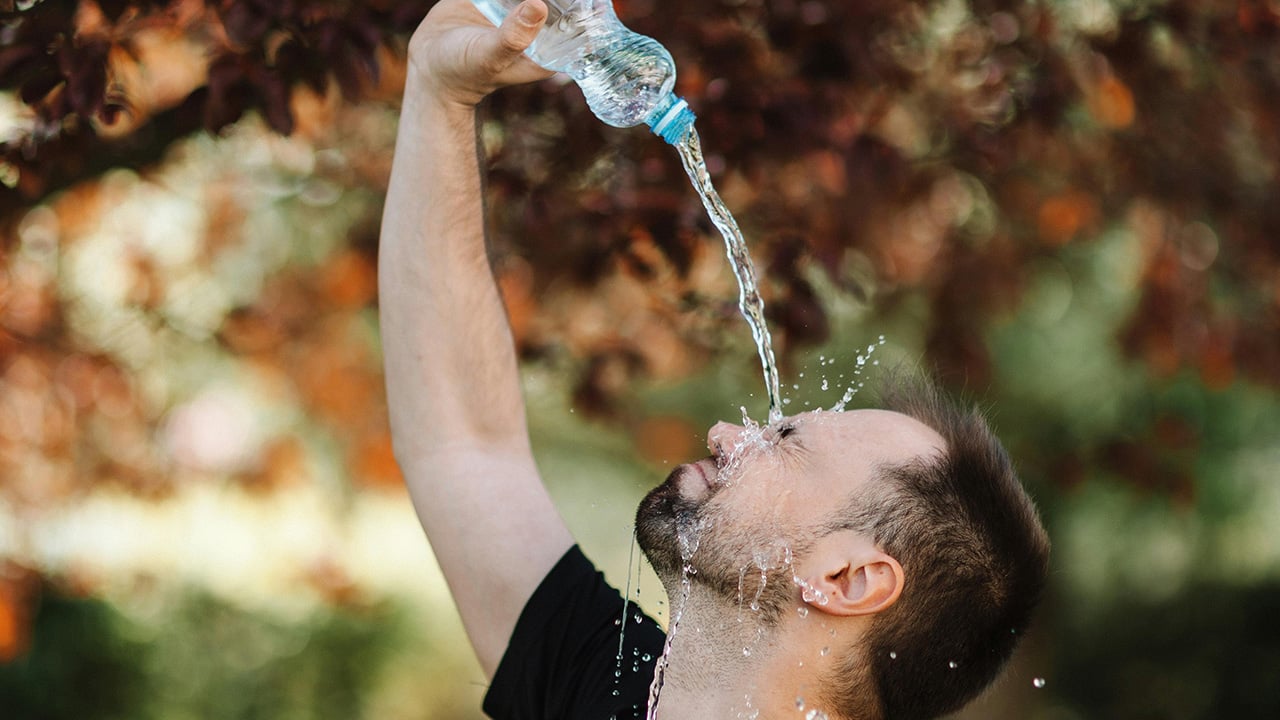 তীব্র তাপপ্রবাহে পানিশূন্যতা? কীভাবে বুঝবেন আপনার শরীরের অবস্থা