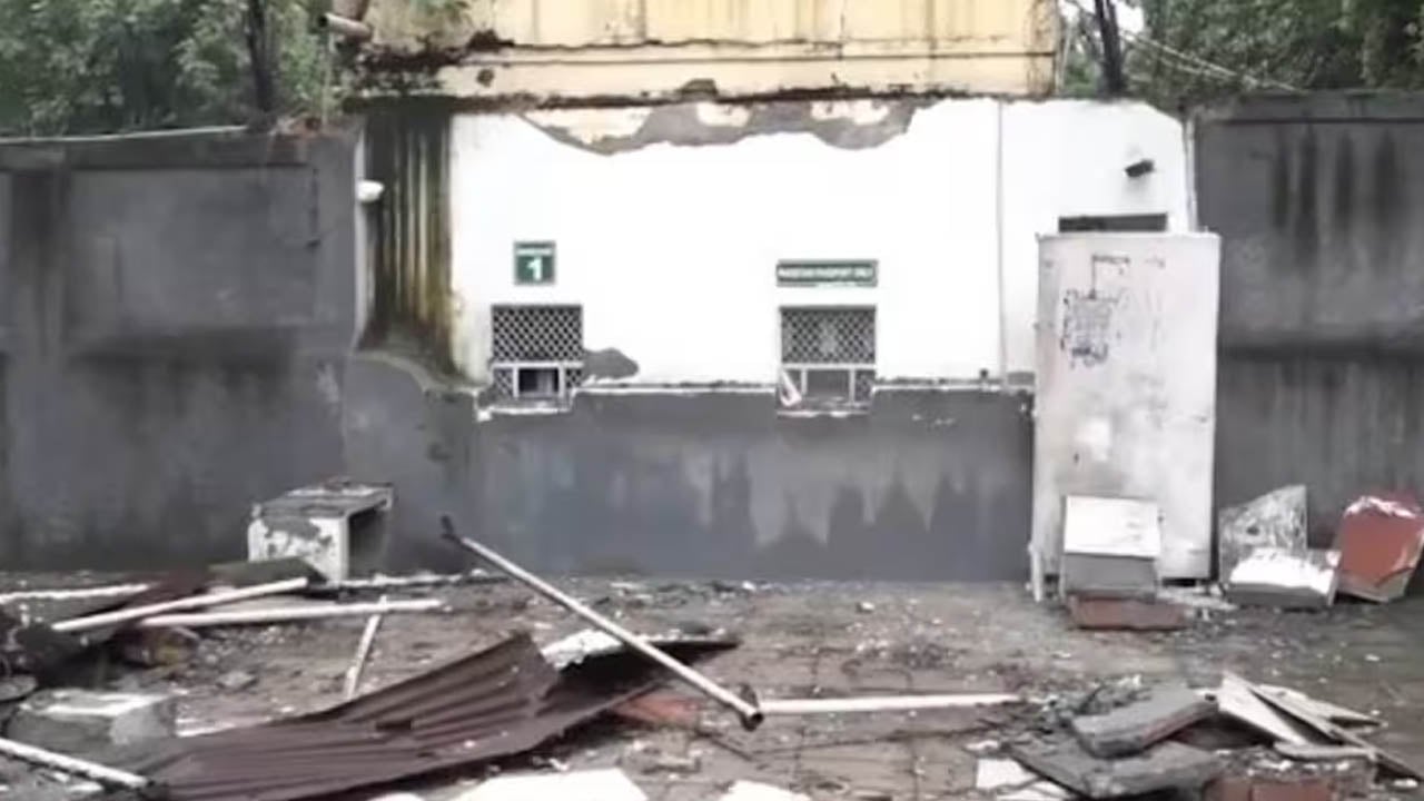 দিল্লিতে পাকিস্তান হাই কমিশনের নিরাপত্তা ব্যারিকেড সরাল ভারত