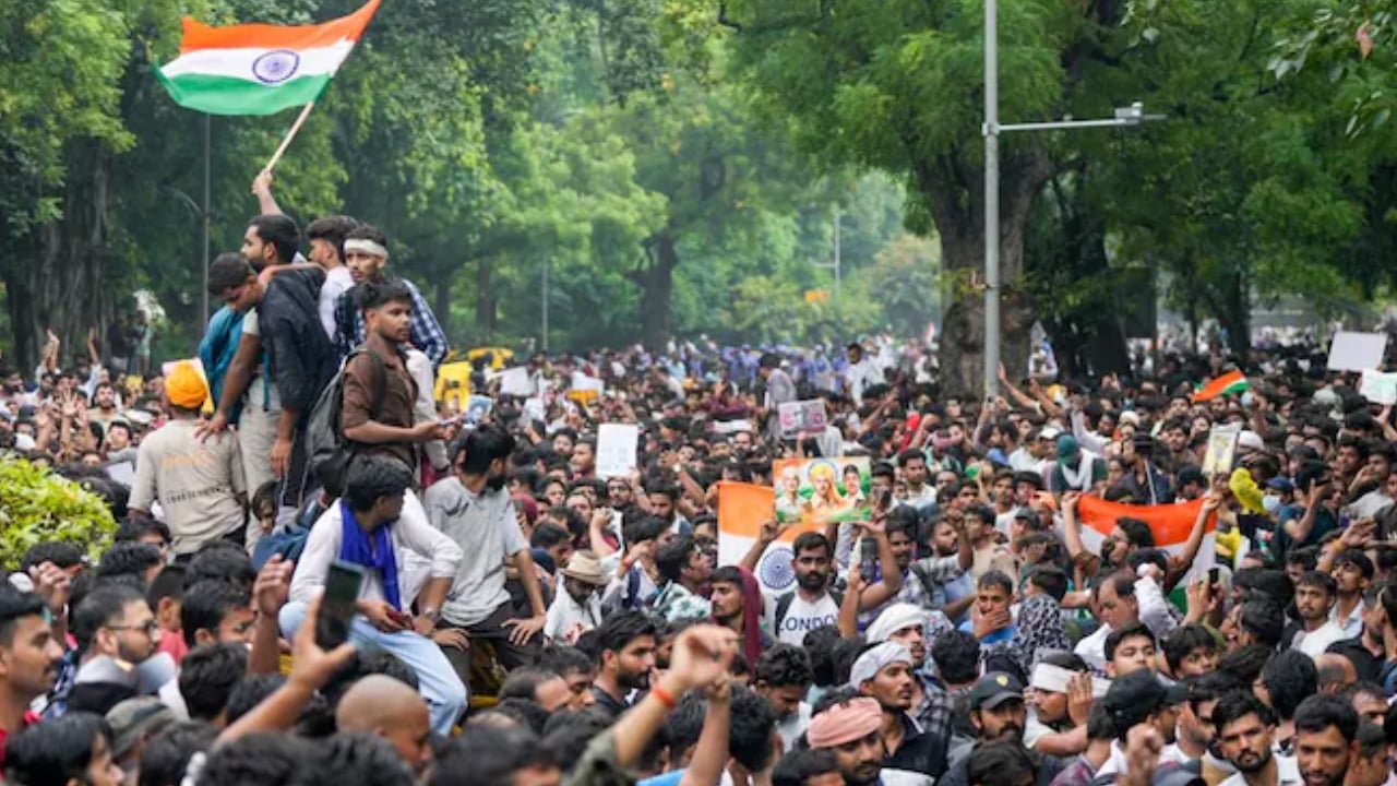 শিক্ষামন্ত্রী পদত্যাগ করার আগ পর্যন্ত আন্দোলন চলবে: ককরোচ পার্টি