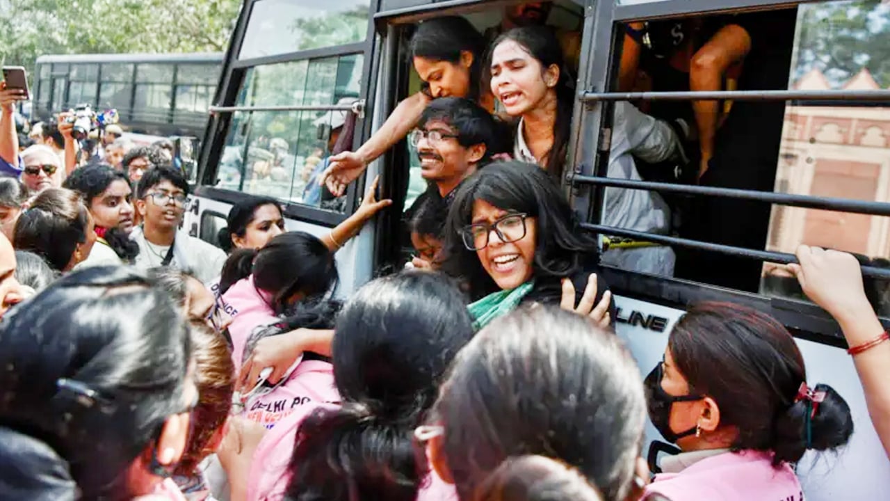 Delhi arrest2