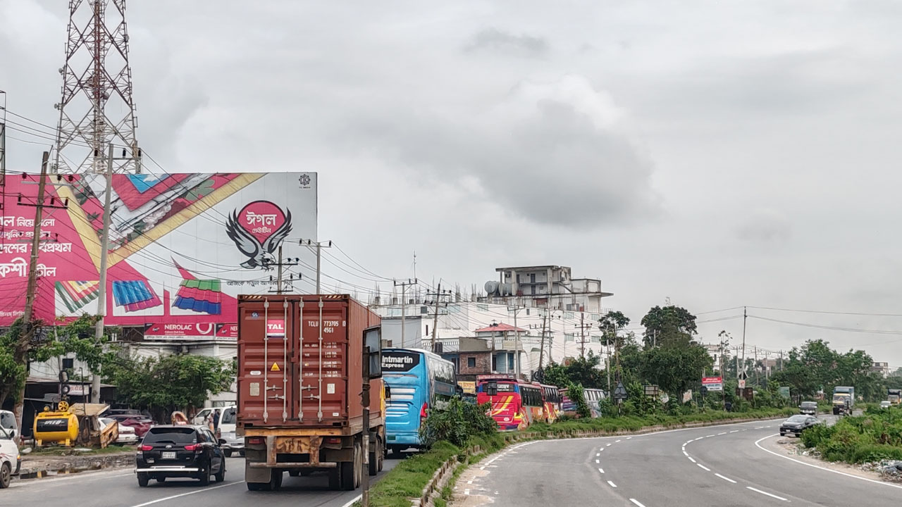 ঢাকা-চট্টগ্রাম মহাসড়কে স্বস্তির ঈদযাত্রা