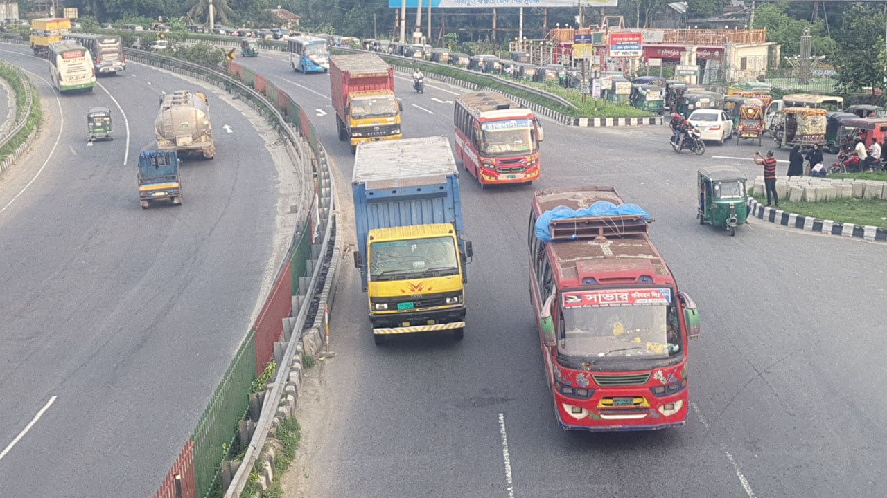 ঢাকা-টাঙ্গাইল মহাসড়কে যানবাহনের চাপ থাকলেও নেই যানজট
