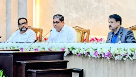 ঢাকাকে বাসযোগ্য করতে অভিযানে নামছে ২০টি পরিবীক্ষণ টিম
