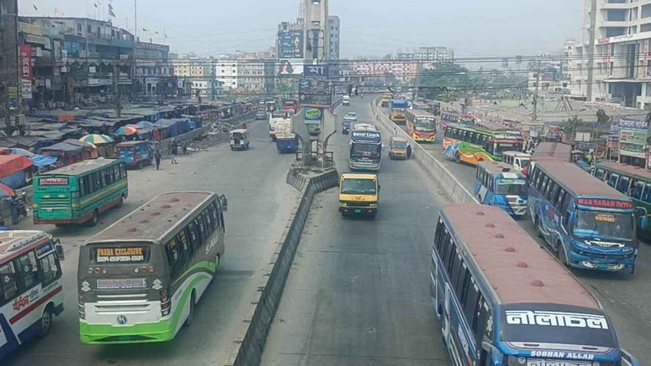 কমেছে চাপ, নেই যানজট