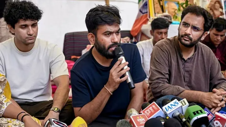 মুক্তি পেলেন দীপকেসহ ককরোচ পার্টির ৩ শীর্ষ নেতা