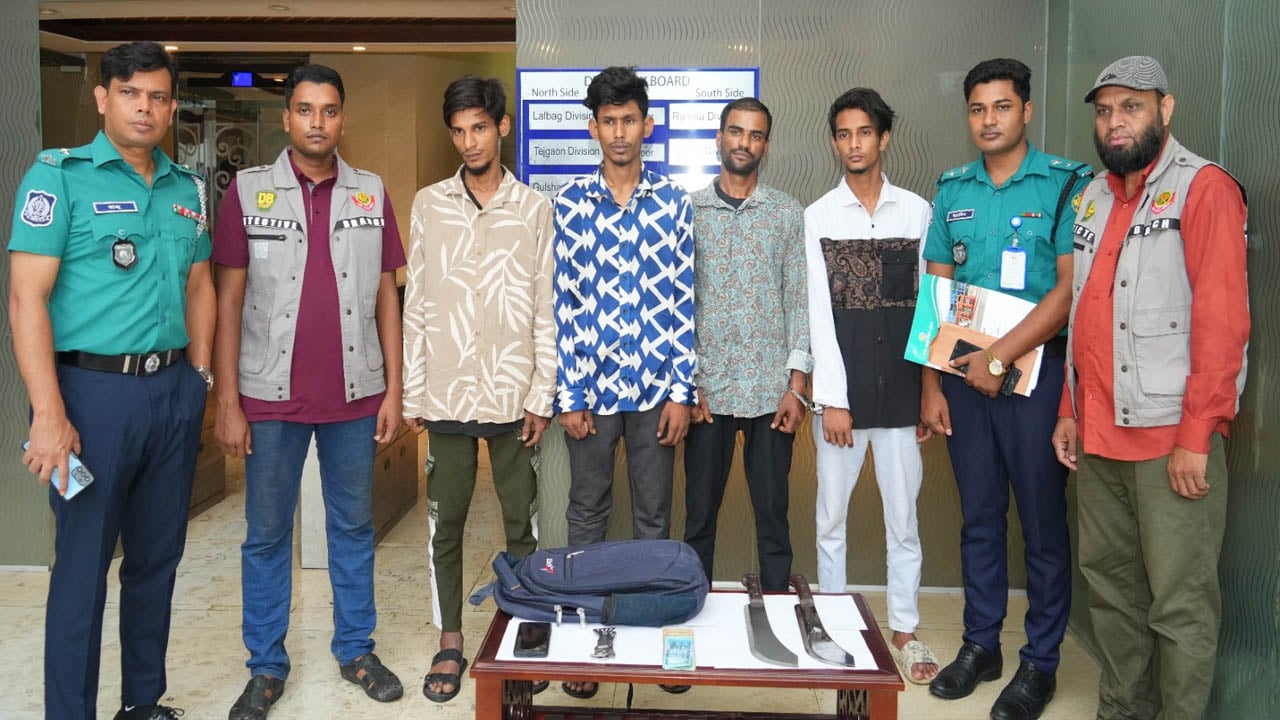 মগবাজারে ছিনতাইয়ের ঘটনায় ৪ জন গ্রেপ্তার