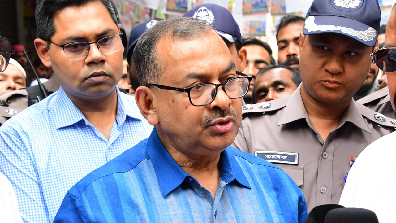 বাজারে অভিযানকালে ম্যাজিস্ট্রেটকে সহায়তা করতে হবে