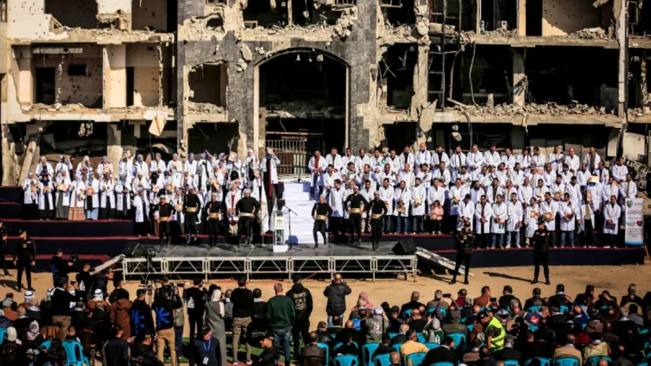 যুদ্ধবিধ্বস্ত গাজায় ১৭০ চিকিৎসকের স্নাতক সম্পন্ন