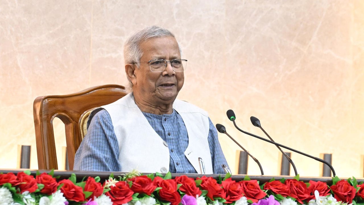 ‘তামাশার নির্বাচন’ থেকে বেরিয়ে দৃষ্টান্ত স্থাপনের আহ্বান প্রধান উপদেষ্টার