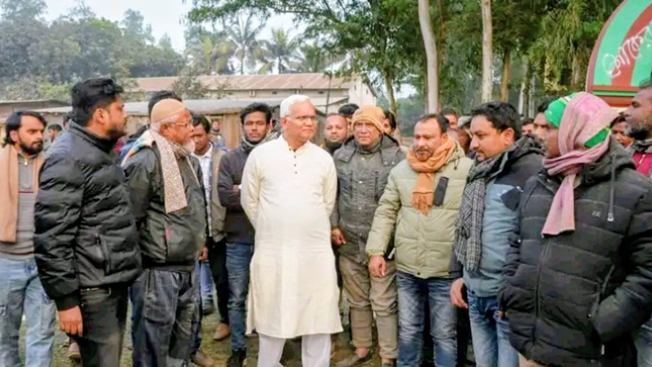 তারেক রহমানের আগমন উপলক্ষে নবাবগঞ্জে মাঠ পরিদর্শন করলেন ডা. জাহিদ