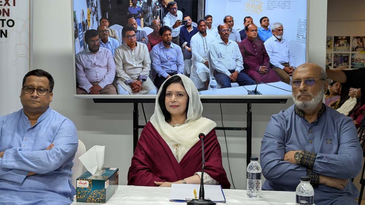 ক্ষুদে বিজ্ঞানীদের সহযোগিতার আশ্বাস দিলেন ডা. জুবাইদা রহমান