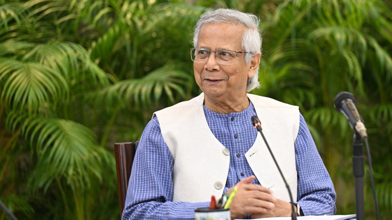 ইউনূসের কাজে সন্তুষ্ট দেশের ৬৯ শতাংশ মানুষ