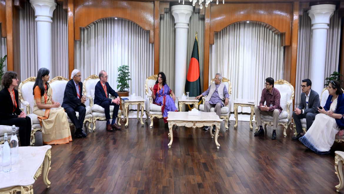 শ্রম আইন আইএলওর মানদণ্ডে নিতে সরকার প্রতিশ্রুতিবদ্ধ: প্রধান উপদেষ্টা