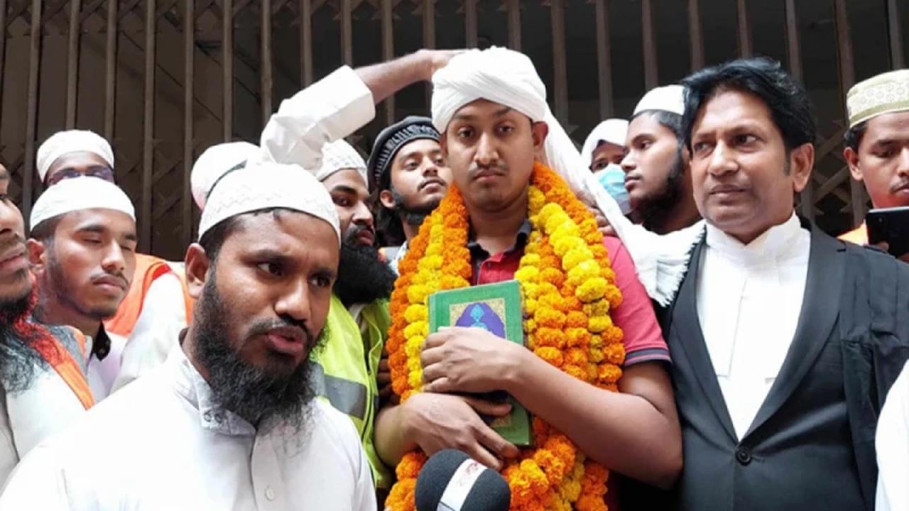 ‘শ্লীলতাহানি’র মামলা প্রত্যাহারের আবেদন ঢাবি শিক্ষার্থীর, সেই যুবকের জামিন