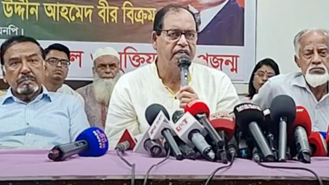 ফেব্রুয়ারির নির্বাচনের মাধ্যমে দেশে গণতন্ত্র প্রতিষ্ঠা হবে, আশা দুদুর