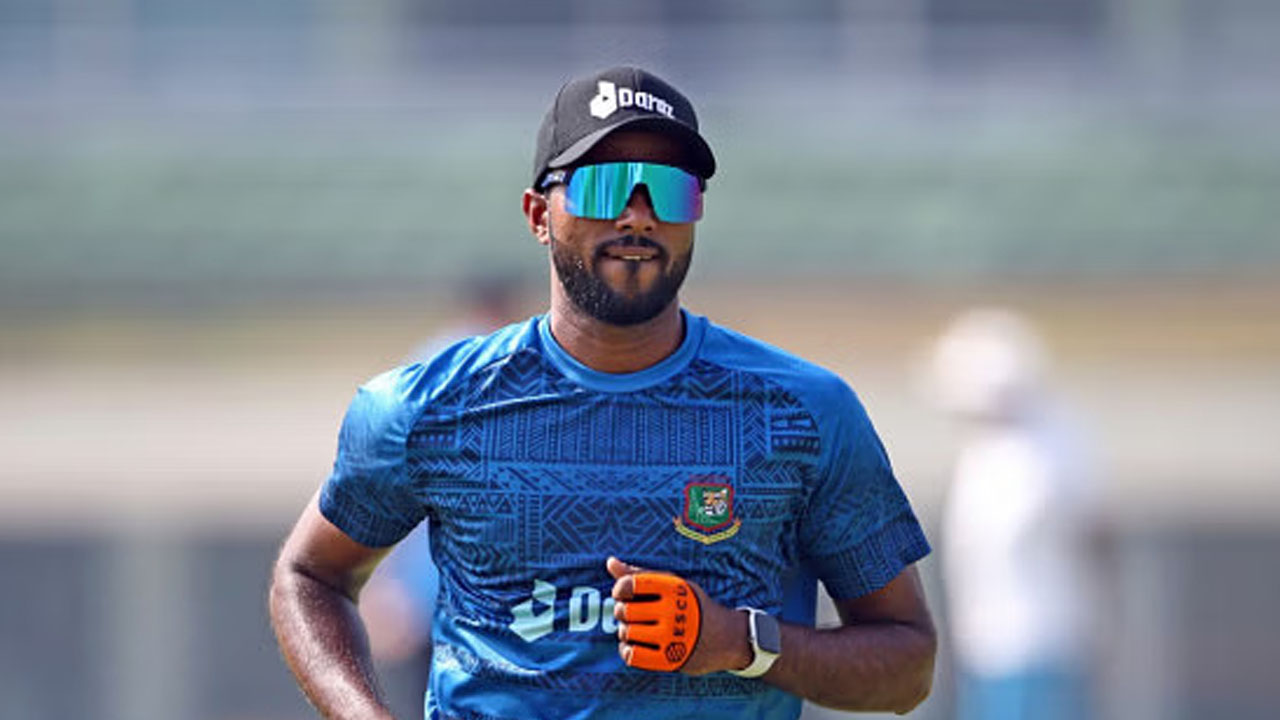সতীর্থদের সঙ্গে এবার ইবাদতের লড়াই