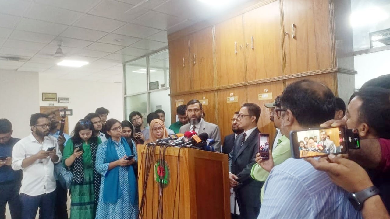 প্রবাসীদের ভোট নিশ্চিতে প্রক্সি ছাড়া বিকল্প নেই: ইসি