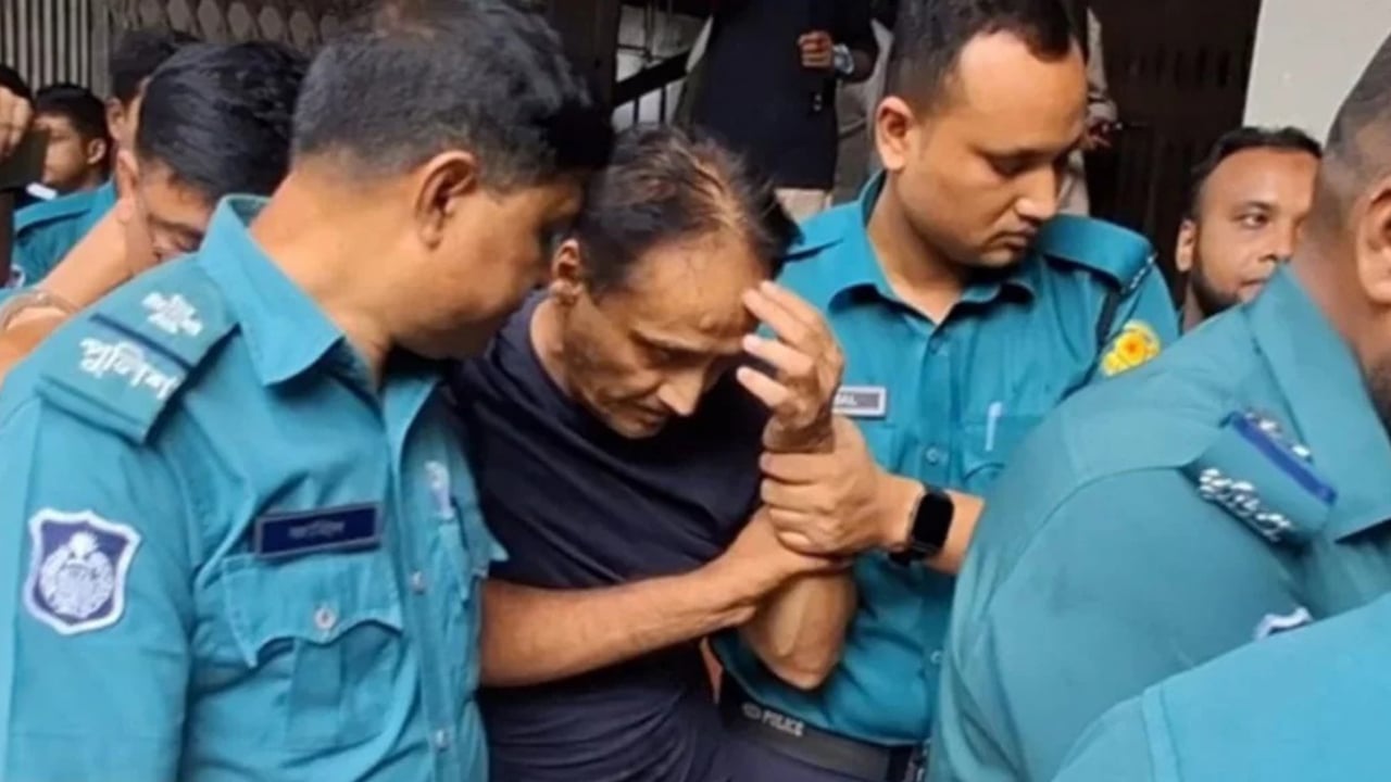 বেনজিরের অর্থ পাচার মামলায় এনায়েত করিম রিমান্ডে