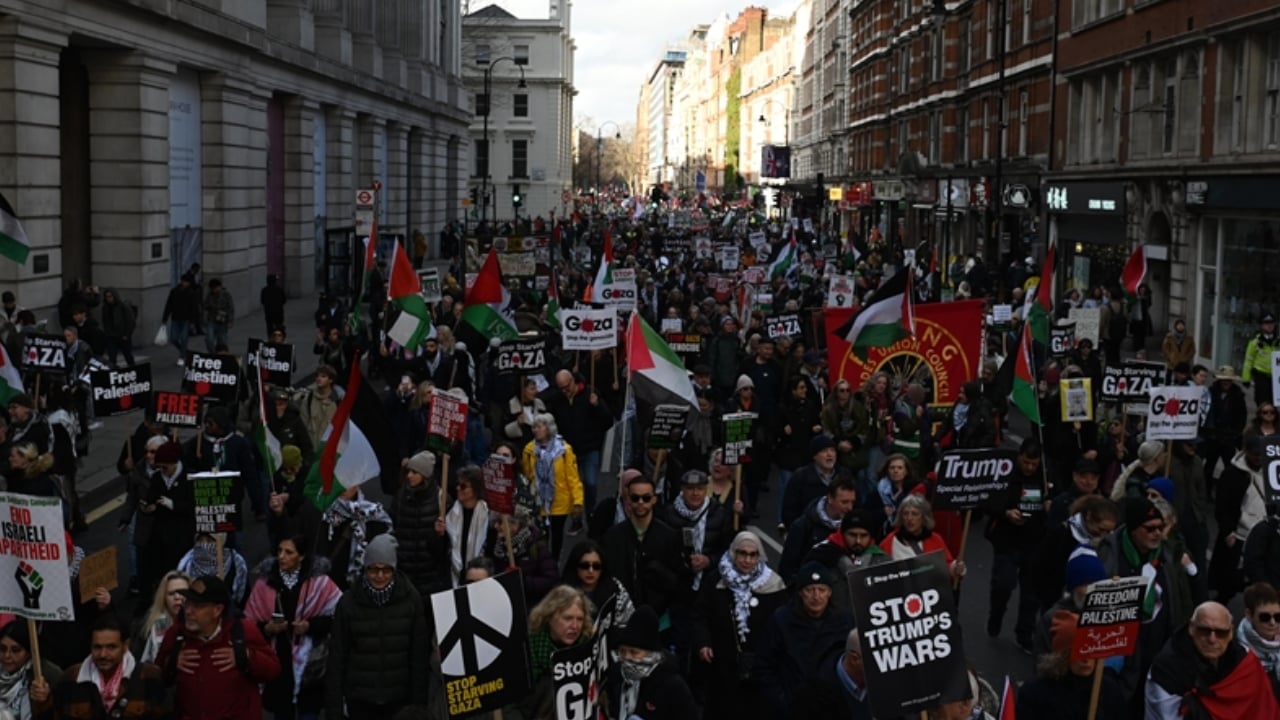 ফিলিস্তিনের সমর্থনে ইউরোপজুড়ে হাজার হাজার মানুষের বিক্ষোভ