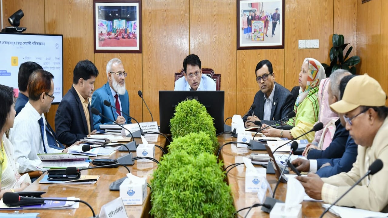 শিক্ষকদের সমস্যার দ্রুত সমাধানের নির্দেশ শিক্ষামন্ত্রীর