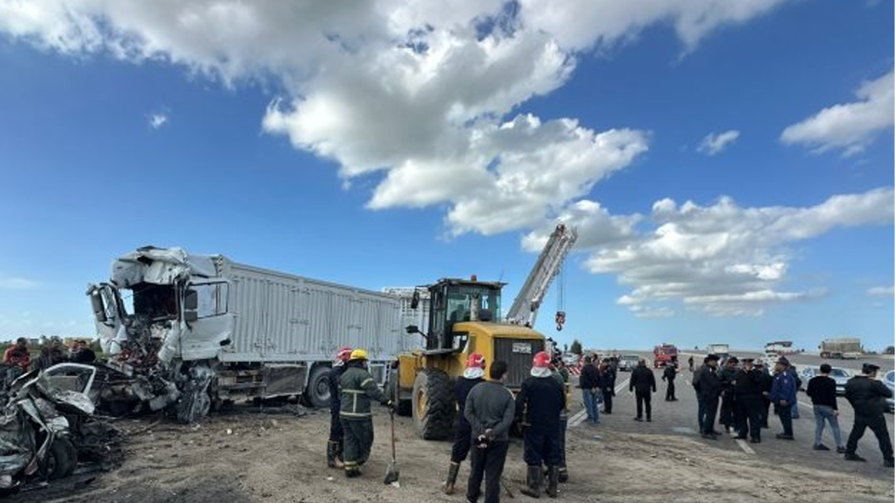 মিশরে ট্রাক-যাত্রীবাহী পিকআপের সংঘর্ষ, নিহত ১৮