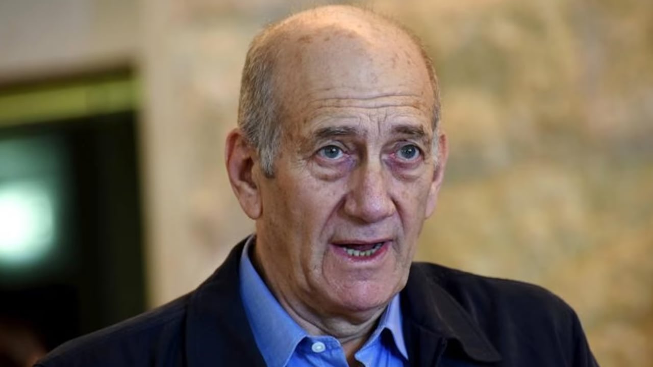 ট্রাম্পকে ইরান যুদ্ধে টেনে এনেছেন নেতানিয়াহু: ইসরাইলের সাবেক প্রধানমন্ত্রী