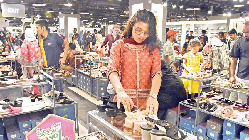 ক্রেতাদের পছন্দ কারচুপি চুমকি কারুকাজের নান্দনিক জুতা