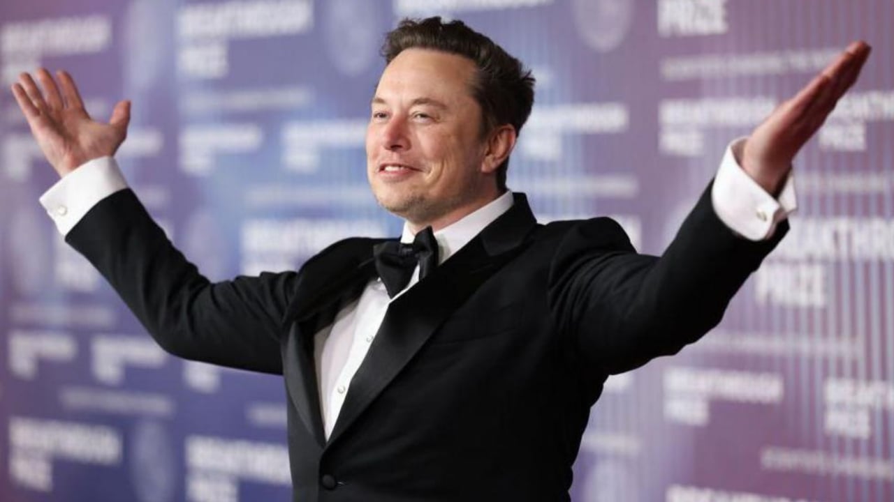 সম্পদ অর্জনে ইতিহাস গড়লেন ইলন মাস্ক