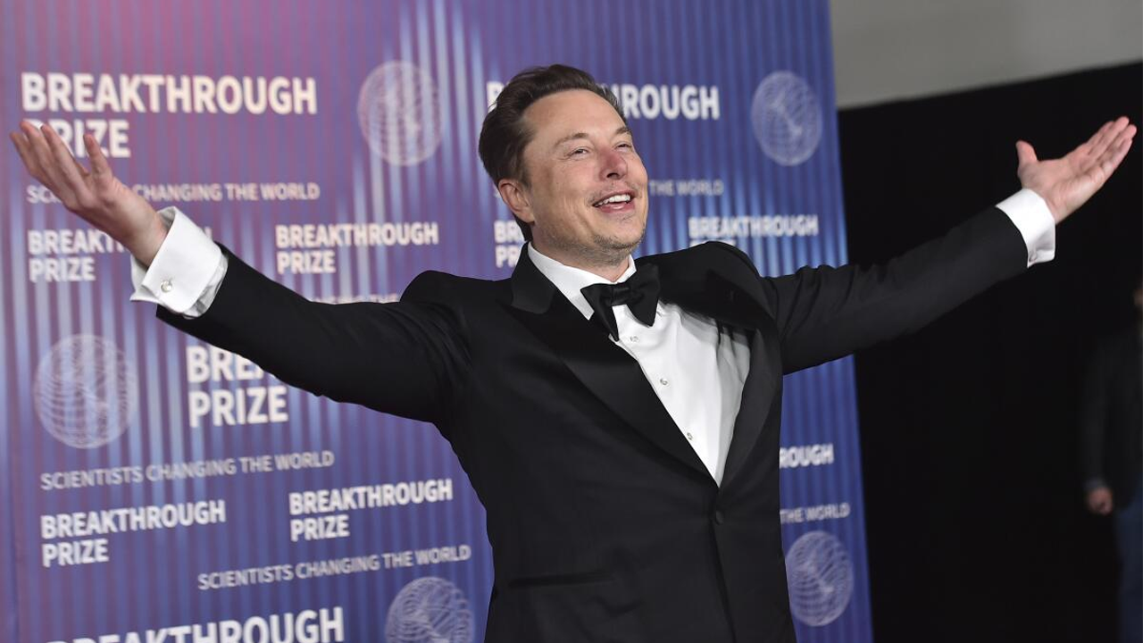 ইতিহাসের সর্বোচ্চ ব্যক্তিগত করদাতা হতে যাচ্ছেন ইলন মাস্ক