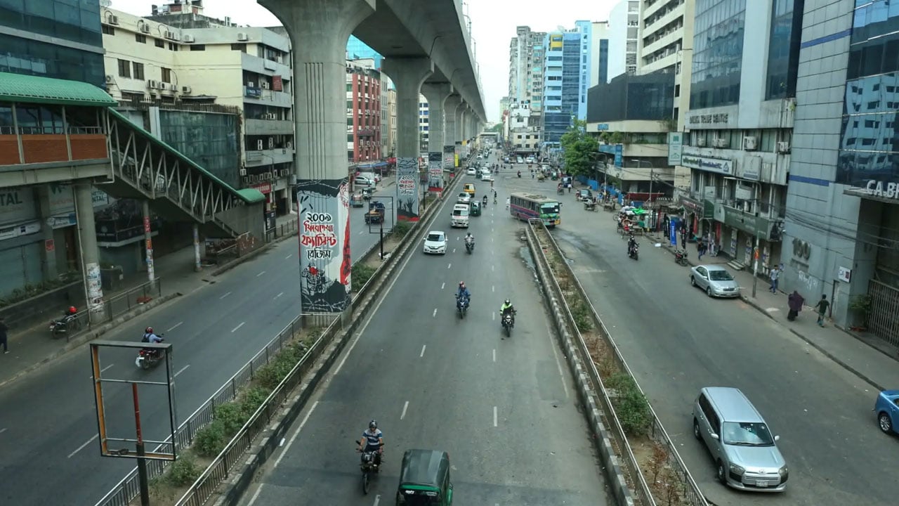 ঈদের ছুটিতে ফাঁকা হচ্ছে রাজধানী ঢাকা