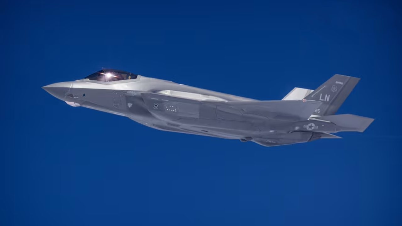 সন্দেহভাজন ইরানি গুলিতে ক্ষতিগ্রস্ত মার্কিন এফ-৩৫ বিমানের জরুরি অবতরণ