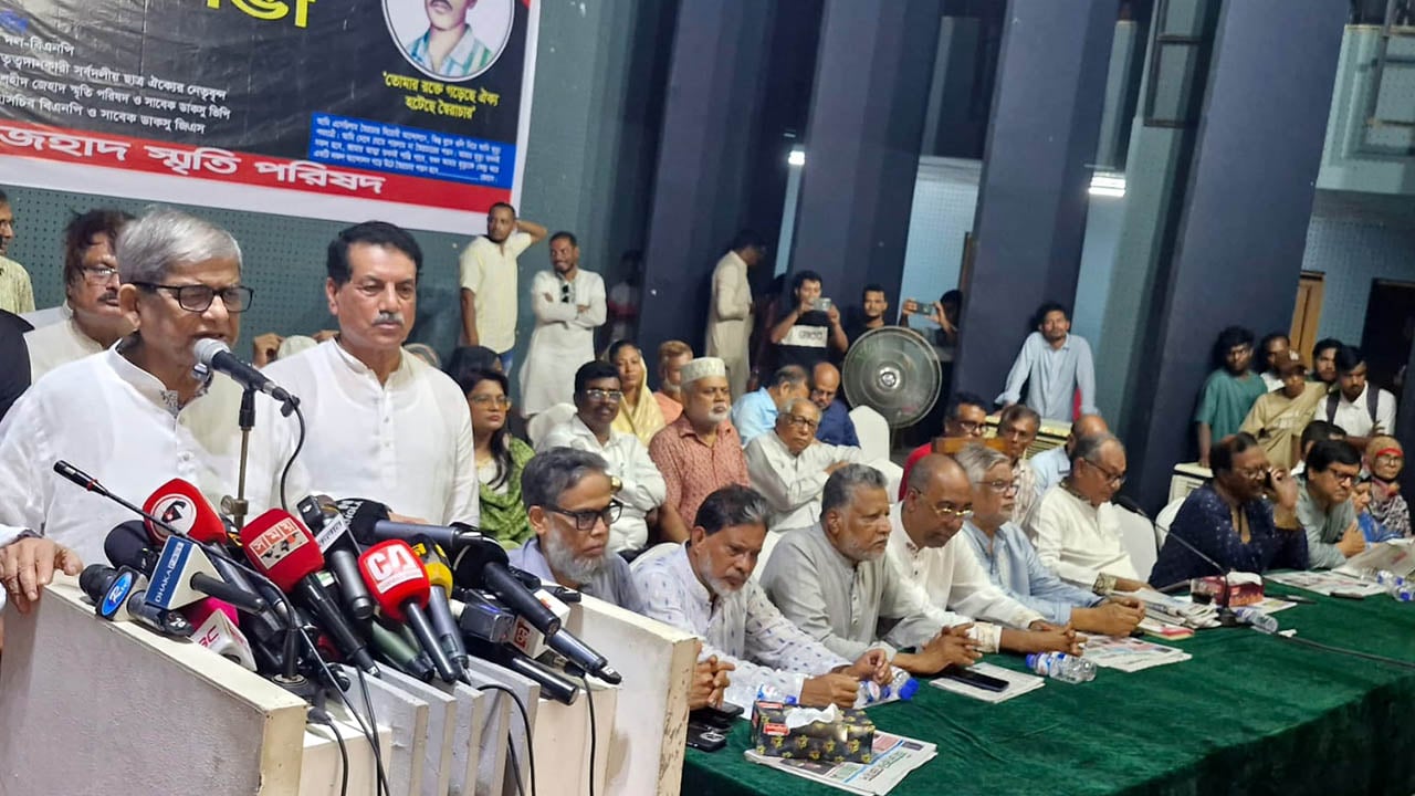গণতন্ত্র ফিরিয়ে আনার একমাত্র পথ নির্বাচন: মির্জা ফখরুল
