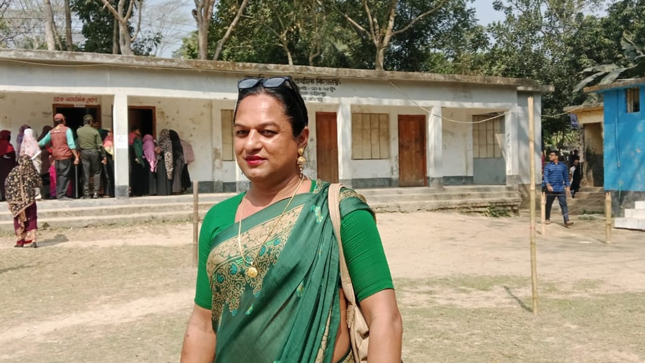 ফরিদপুর-৪ আসনে ভোট দিলেন তৃতীয় লিঙ্গের একমাত্র ভোটার