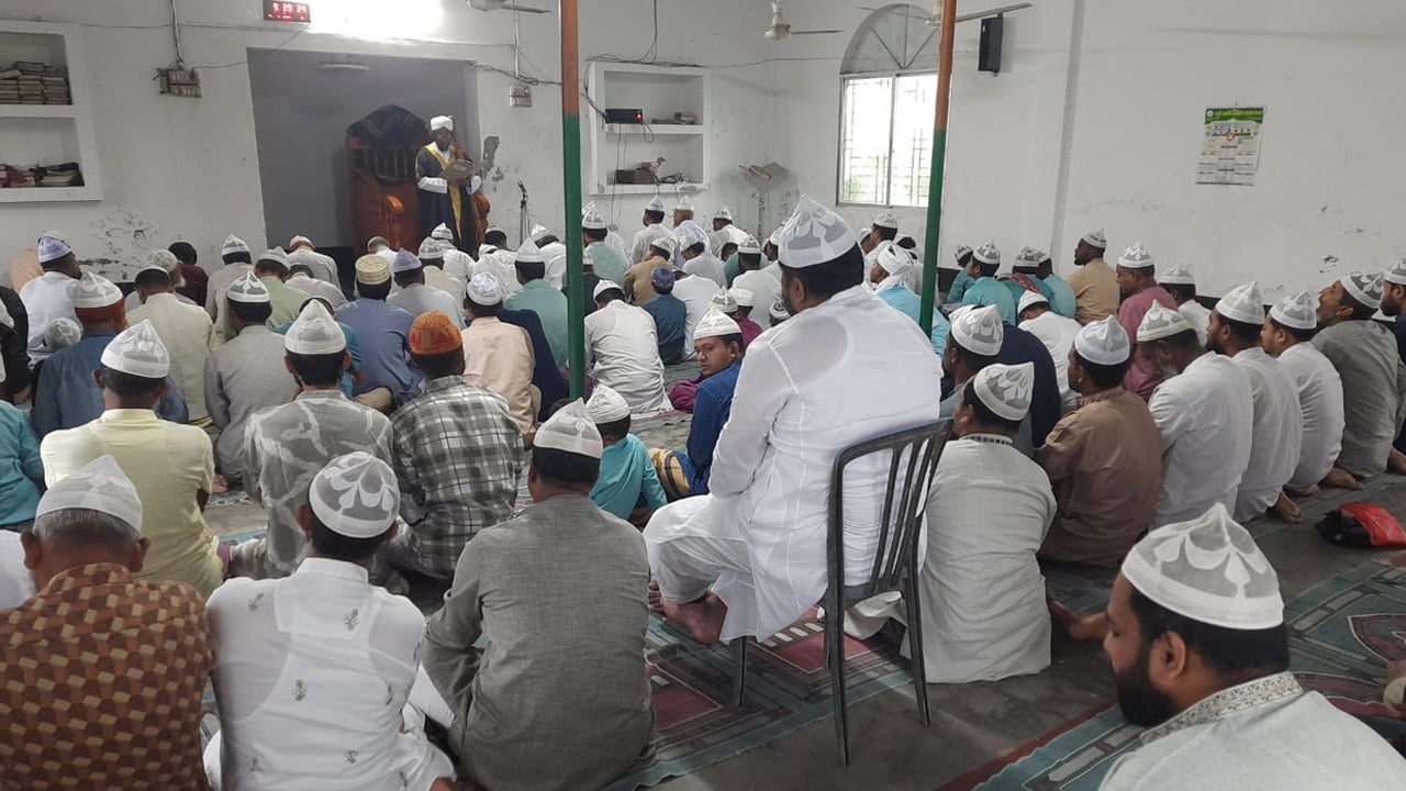 ফতুল্লায় জাহাগিরিয়া সম্প্রদায়ের ঈদ উদযাপন
