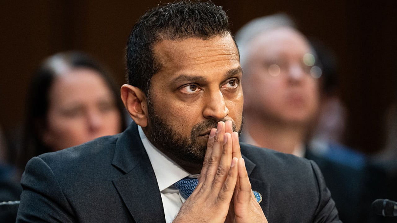 এফবিআই প্রধানের ইমেইল হ্যাক করলেন ইরানি হ্যাকাররা