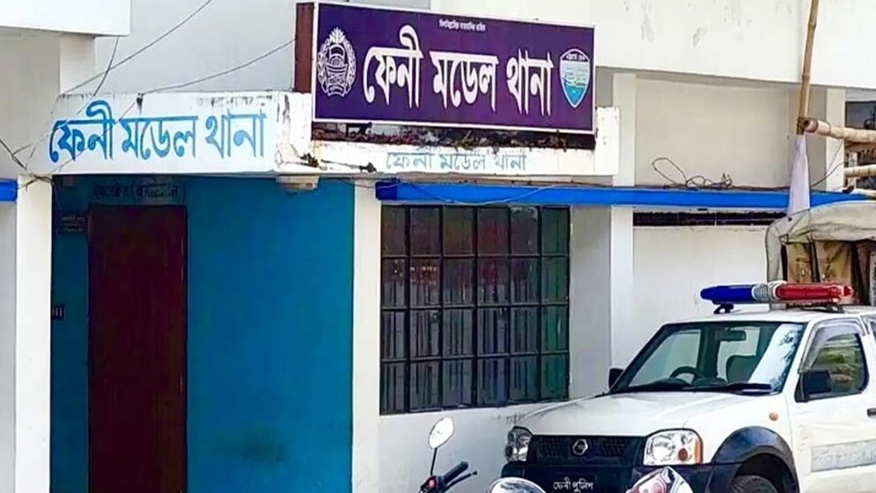 অস্ত্রের মুখে জিম্মি করে গরু ছিনতাই