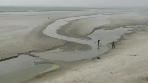 ফারাক্কার ছোবলে পদ্মার দুই রূপ