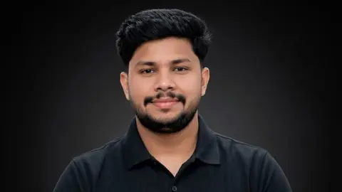 সৌদি আরবে ছয় মাস ধরে কারাবন্দি ফেনীর ফরহাদ, কারণ জানেন না পরিবার